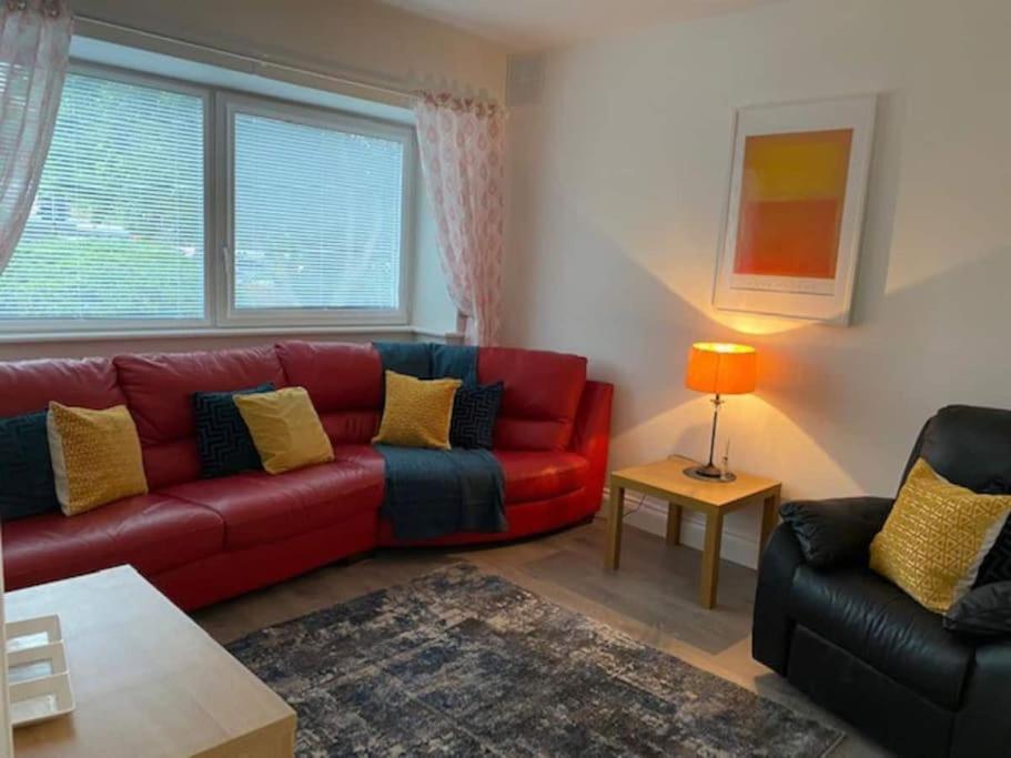 Location, Location - Modern 2 Bed Apt In Killarney Exterior photo